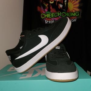 NIKE SB FC STANDARD